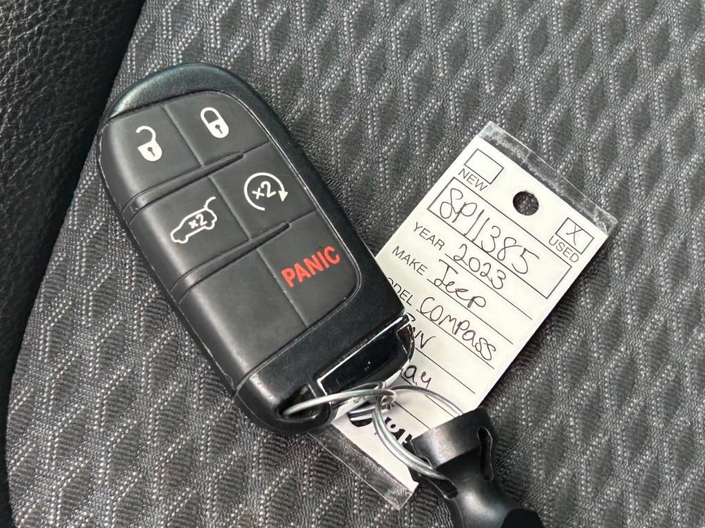 Used 2023 Jeep Compass Latitude w/ Convenience Group AWD/4WD image 51