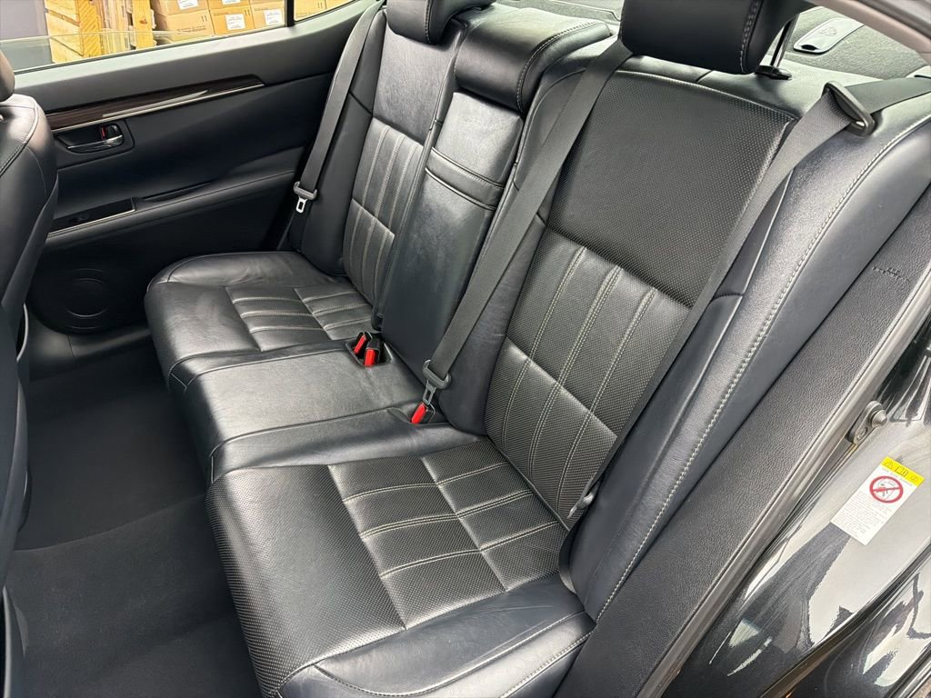 Used 2018 Lexus ES 350 w/ Luxury Package w/Wood Trim image 21