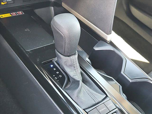 Used 2025 Toyota Camry LE FWD image 16