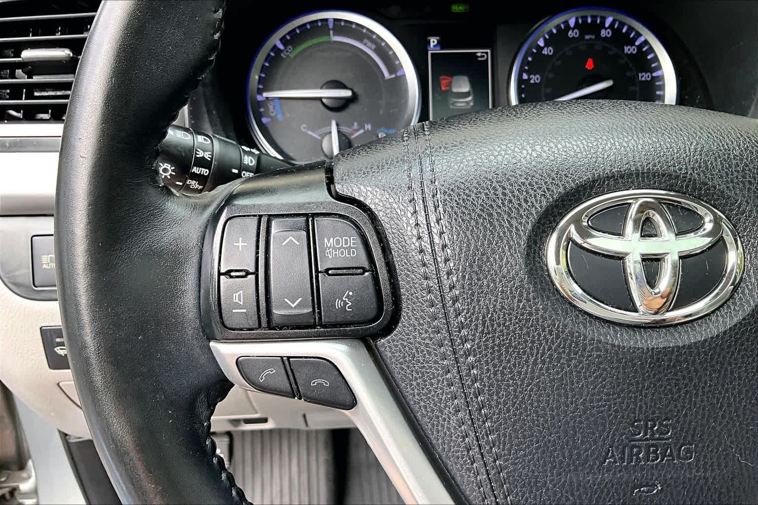 Used 2019 Toyota Highlander Limited AWD/4WD image 24