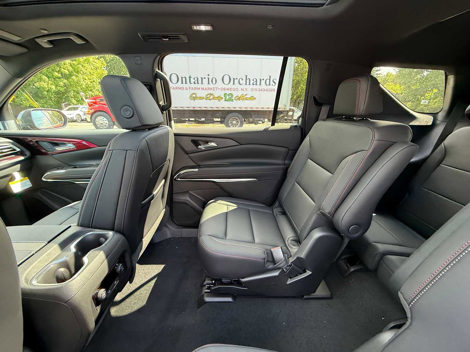 New 2026 Chevrolet Traverse Z71 w/ Driver Confidence Package image 24