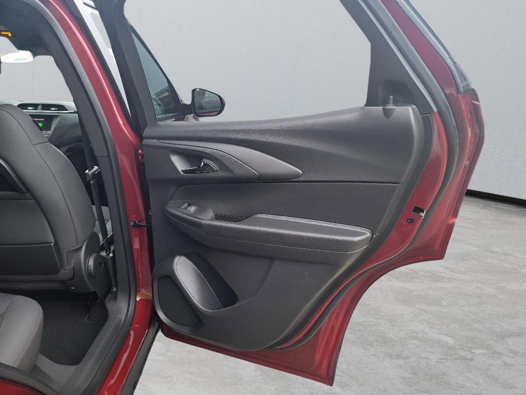 Used 2023 Chevrolet TrailBlazer RS FWD image 30
