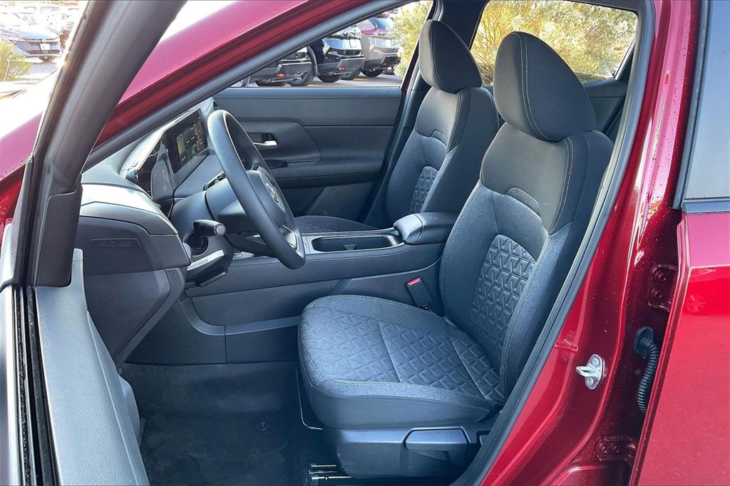 Used 2025 Nissan Kicks SV image 23