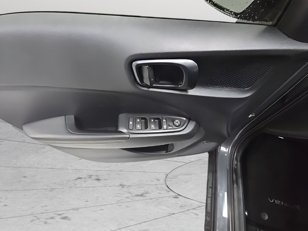 Certified 2026 Hyundai Venue SEL FWD image 11