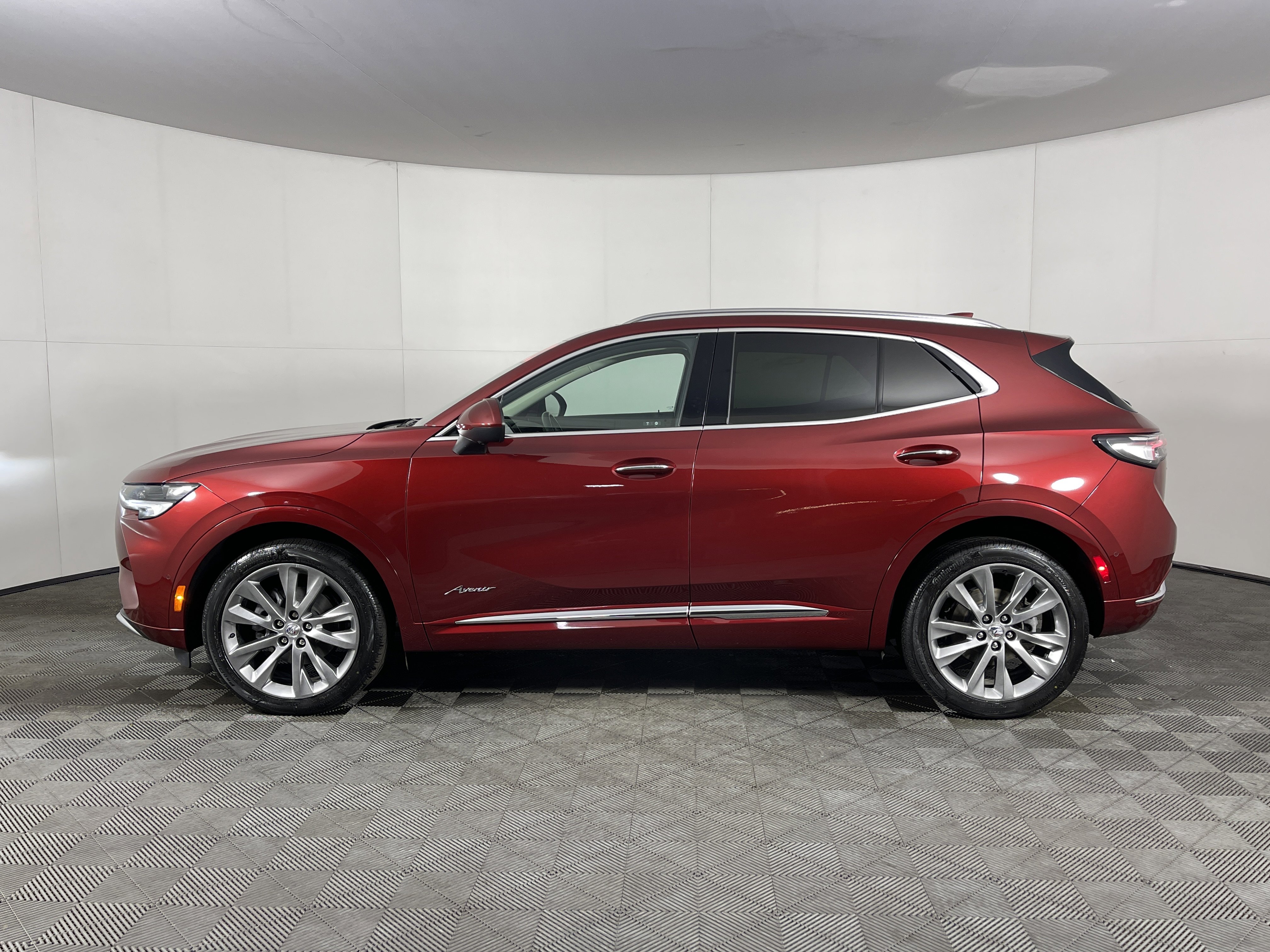Used 2023 Buick Envision Avenir image 3