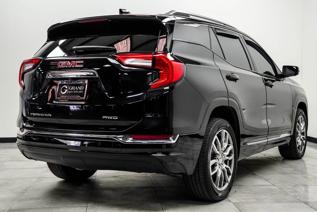 Used 2023 GMC Terrain Denali w/ Denali Premium Package AWD/4WD image 12