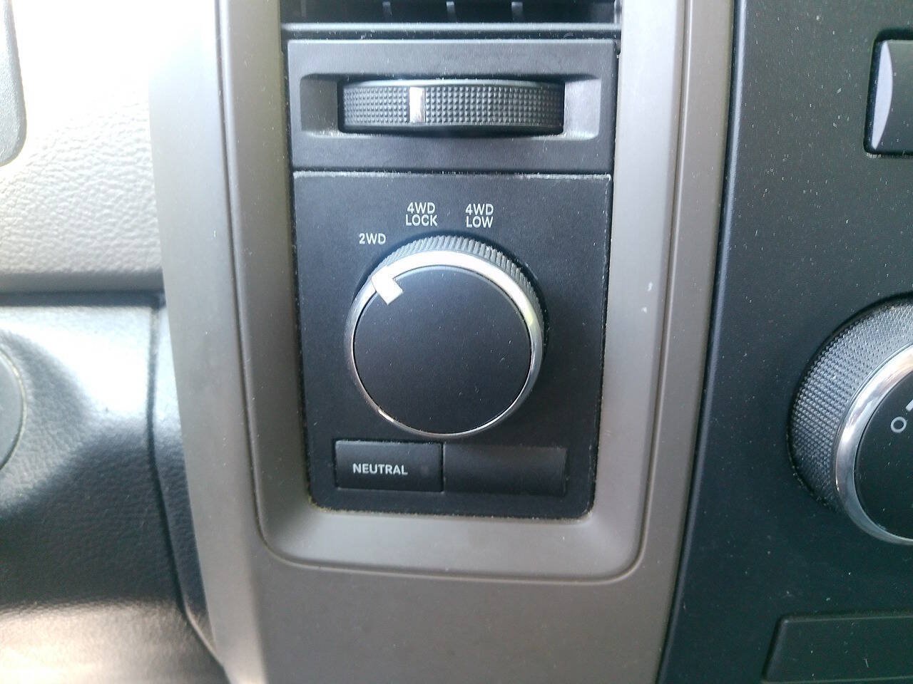 Used 2012 RAM 2500 ST w/ Chrome Appearance Group AWD/4WD image 16
