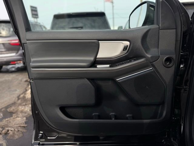Used 2025 Ford Expedition Active image 11