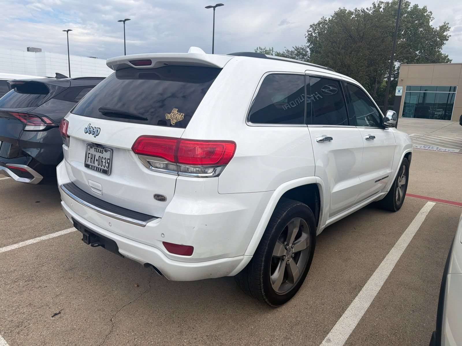 Used 2015 Jeep Grand Cherokee Overland w/ Advanced Technology Group RWD image 4