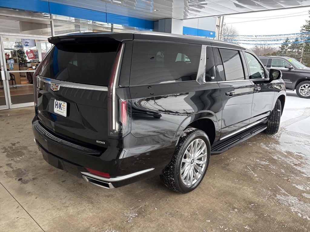 Used 2024 Cadillac Escalade ESV Premium Luxury image 5