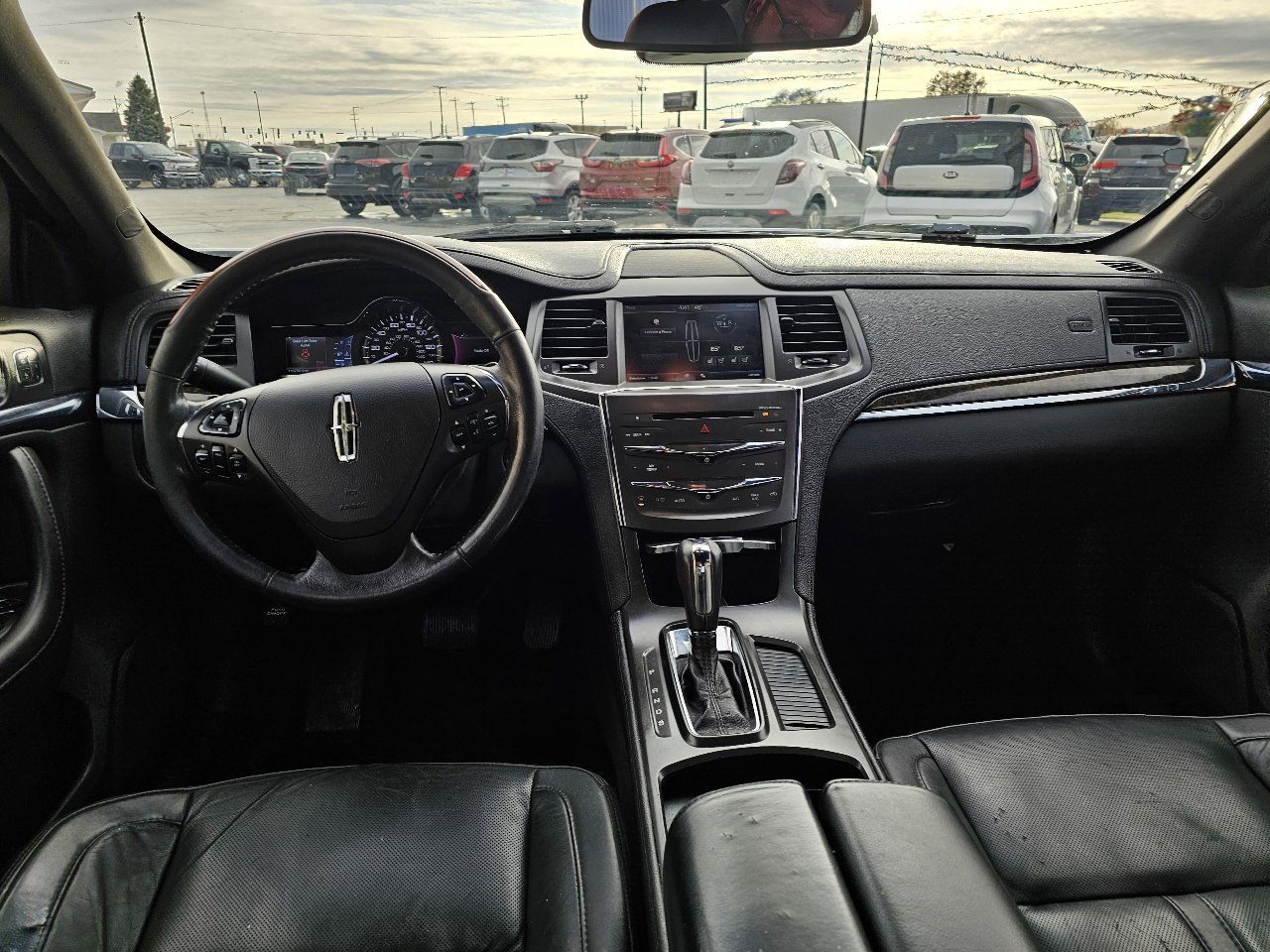 Used 2014 Lincoln MKS image 3