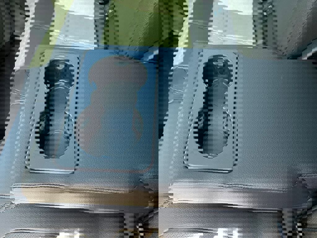 New 2026 Land Rover Range Rover Velar Dynamic SE image 23