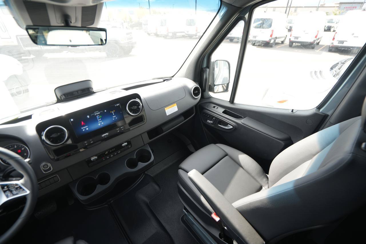 New 2026 Mercedes-Benz Sprinter 2500 image 25