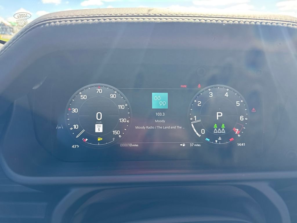 New 2026 Land Rover Defender 130 X-Dynamic SE image 21