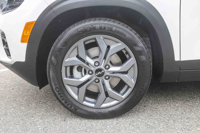 Used 2024 Kia Seltos S AWD/4WD image 11