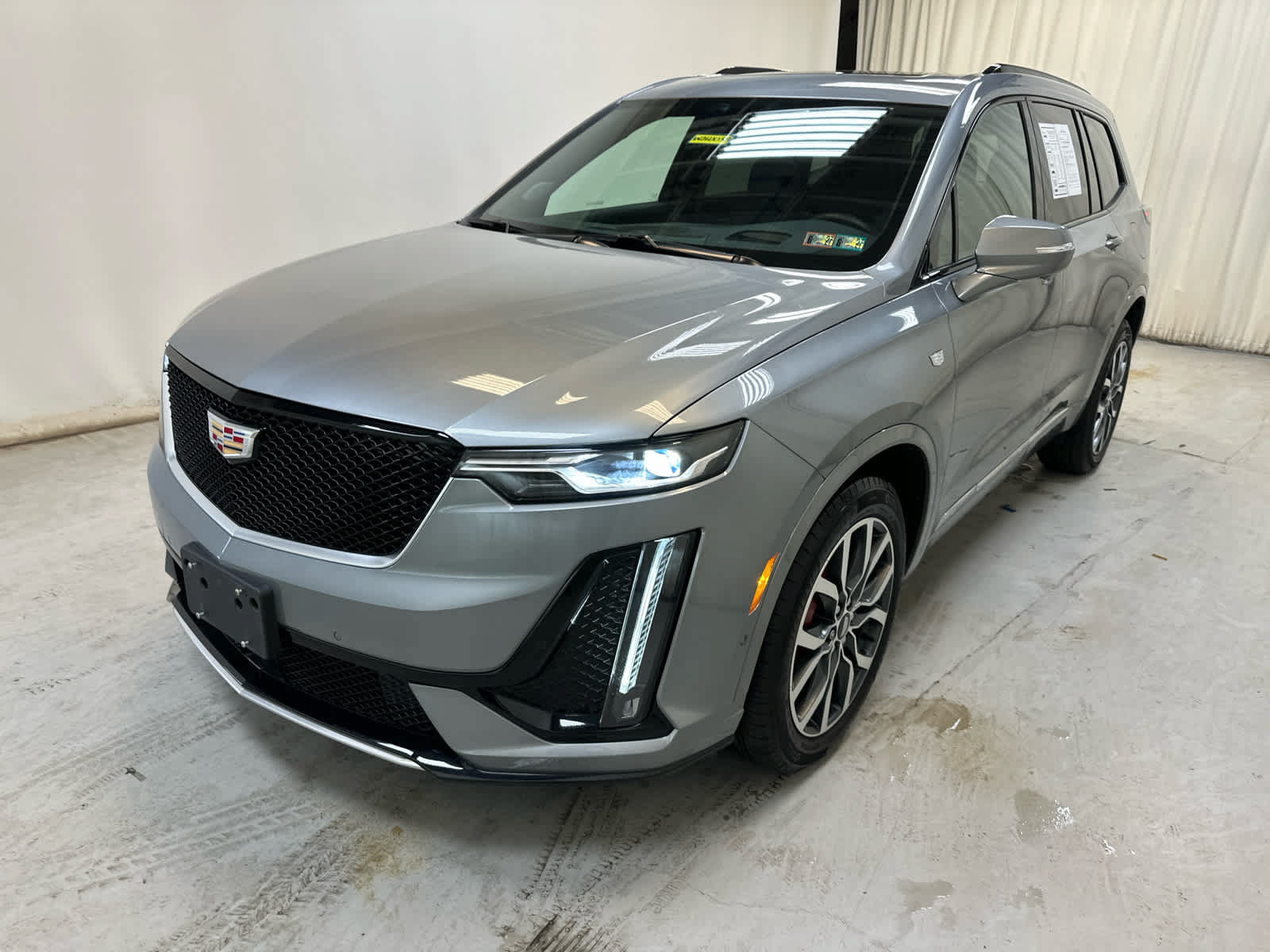 Used 2024 Cadillac XT6 Sport w/ Technology Package AWD/4WD image 11