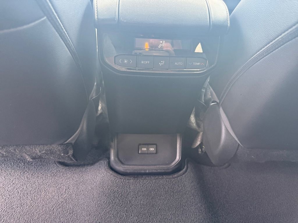 Used 2023 Toyota Highlander XSE image 18
