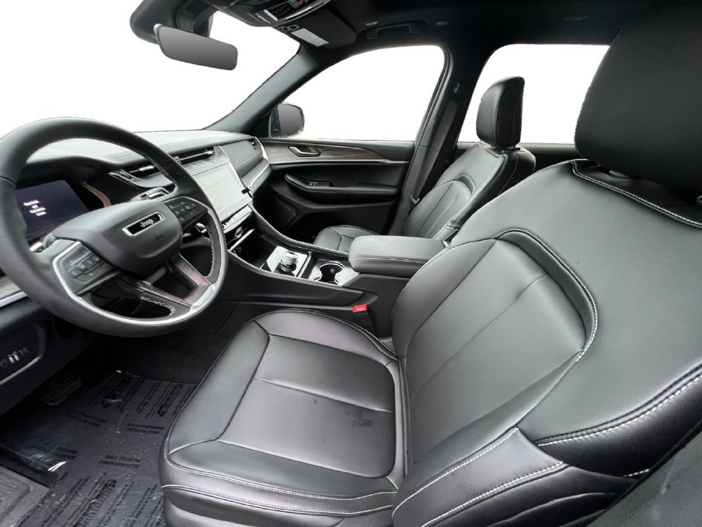 New 2027 Jeep Grand Cherokee L Limited RWD image 19