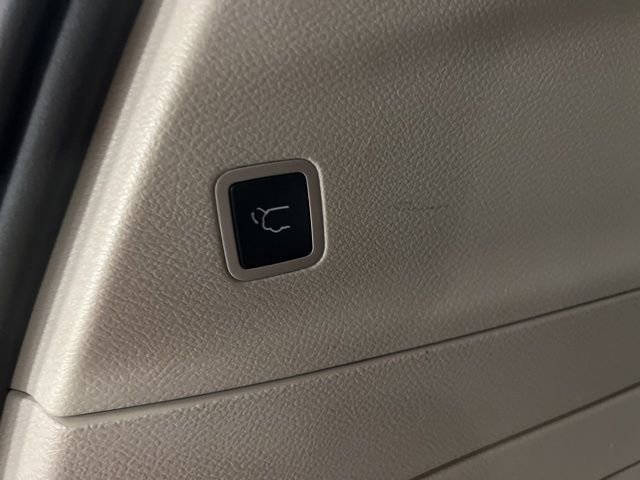 Used 2024 Chrysler Pacifica Limited FWD image 65