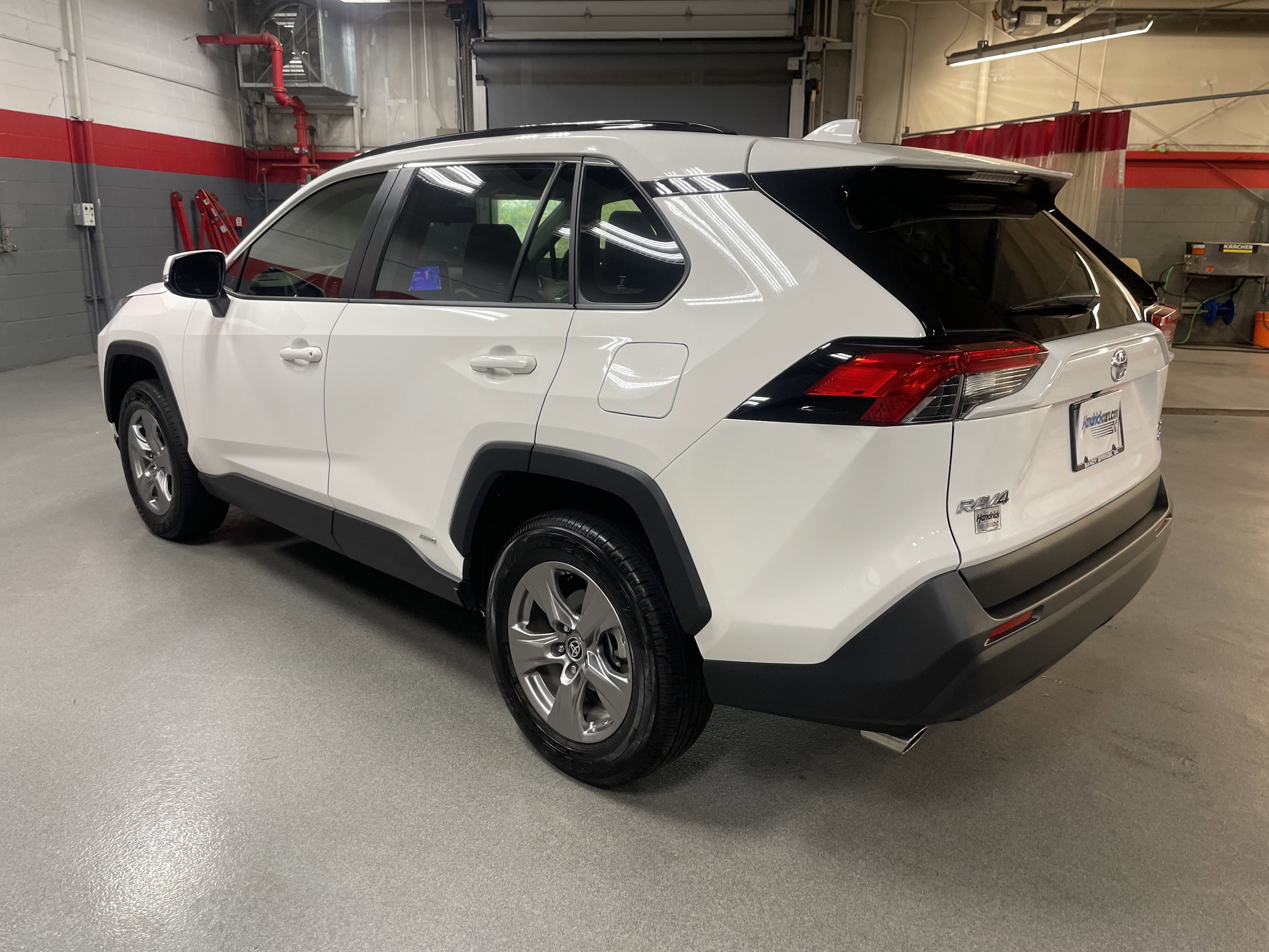 Used 2025 Toyota RAV4 XLE image 8