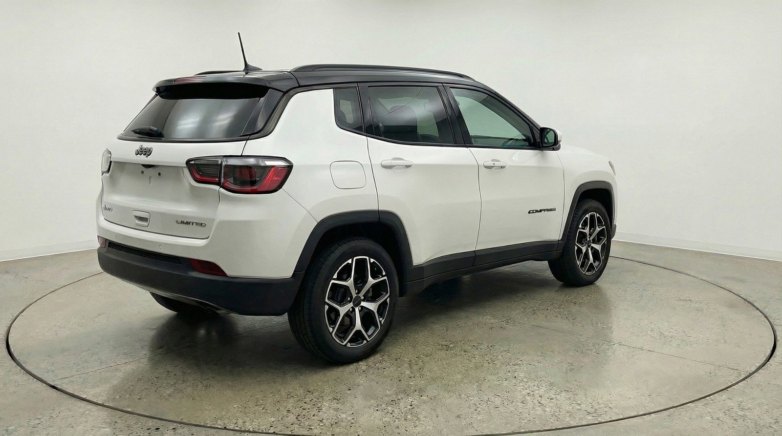Used 2025 Jeep Compass Limited image 7