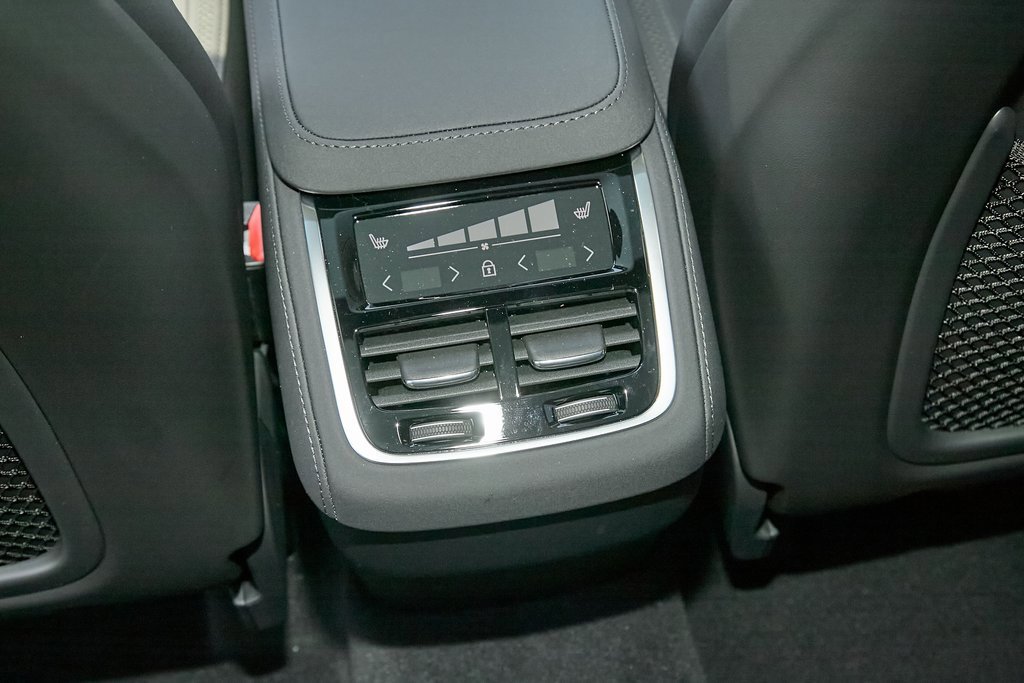 New 2025 Volvo XC90 B6 Plus w/ Protection Package image 20