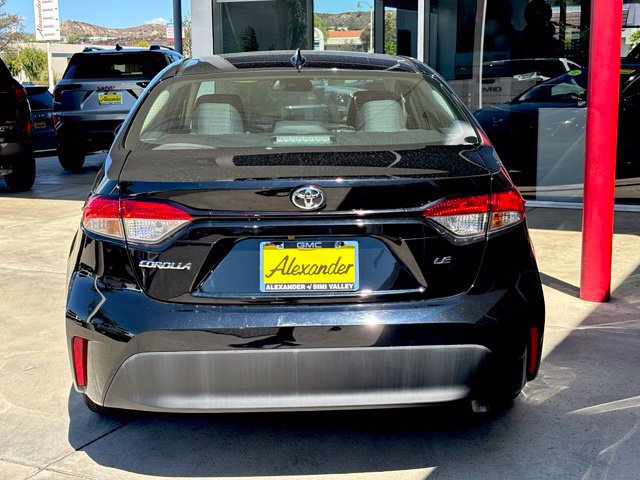 Used 2025 Toyota Corolla LE FWD image 4