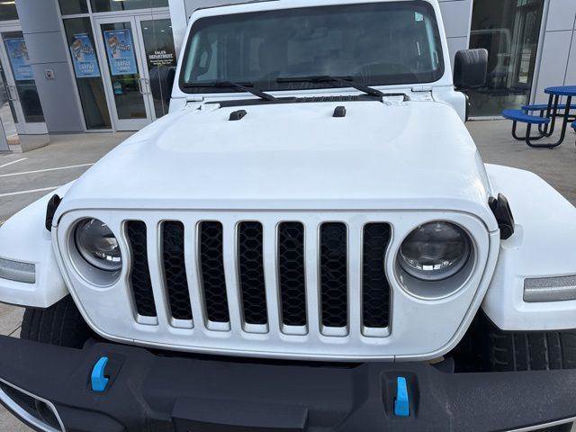 Used 2023 Jeep Wrangler Sahara w/ Cold Weather Group image 14