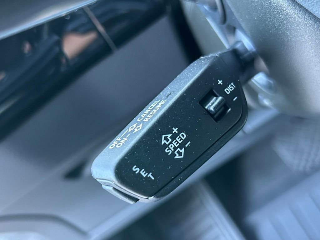 Used 2022 Audi e-tron Premium Plus w/ Premium Plus Package image 87