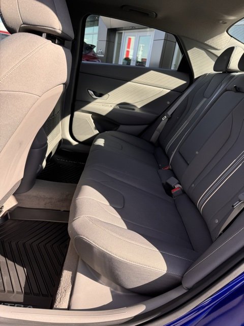 Used 2025 Hyundai Elantra SEL image 11