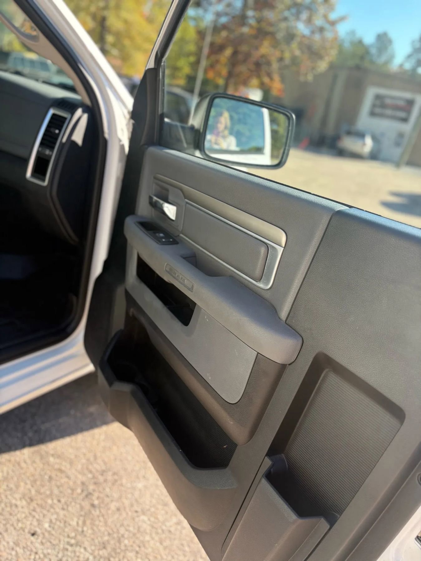 Used 2014 RAM 1500 Classic SLT image 27