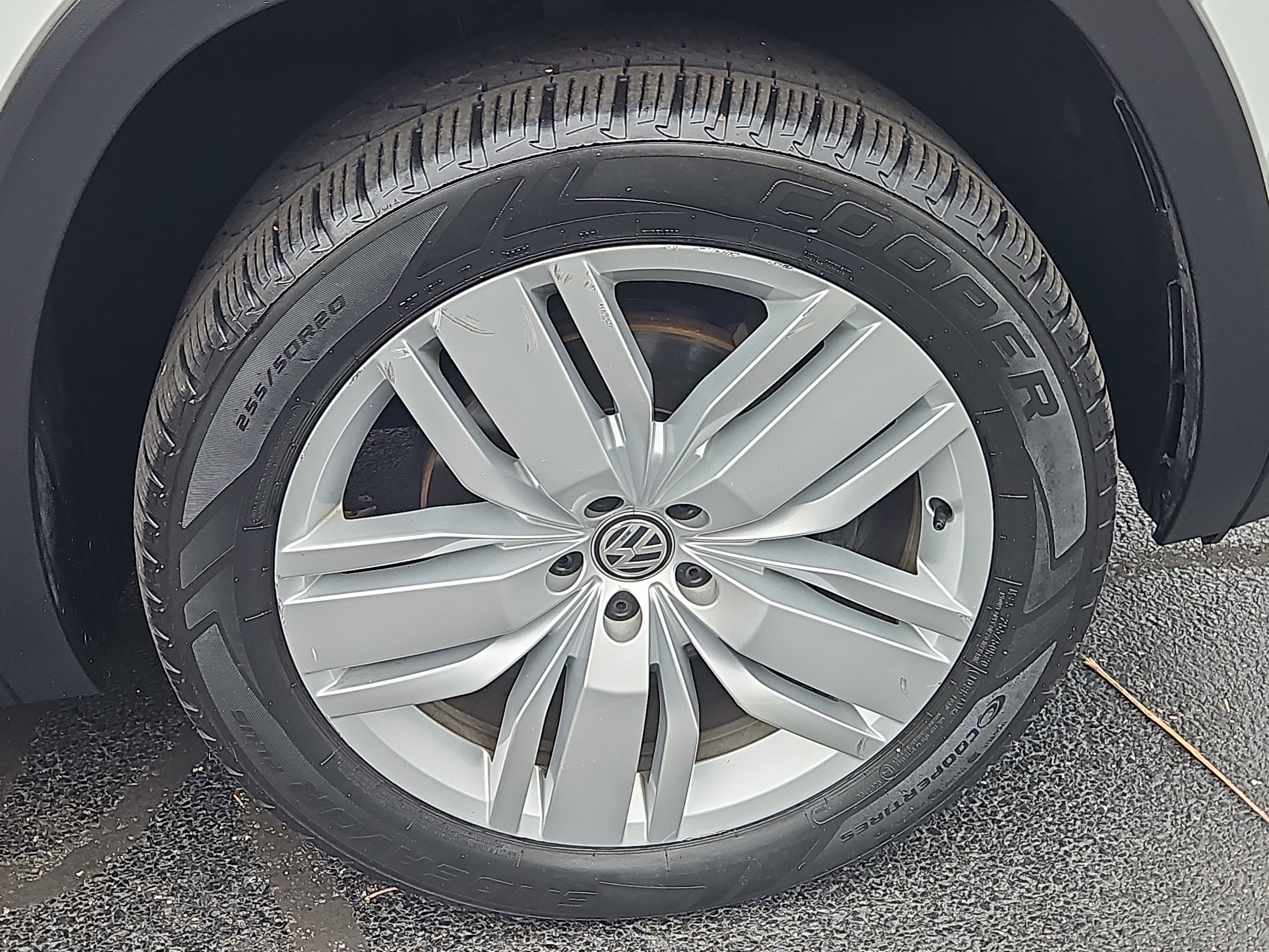 Used 2019 Volkswagen Atlas SE w/ Panoramic Sunroof Package image 31