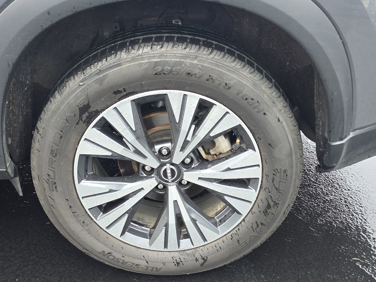 Used 2023 Nissan Rogue SV image 11