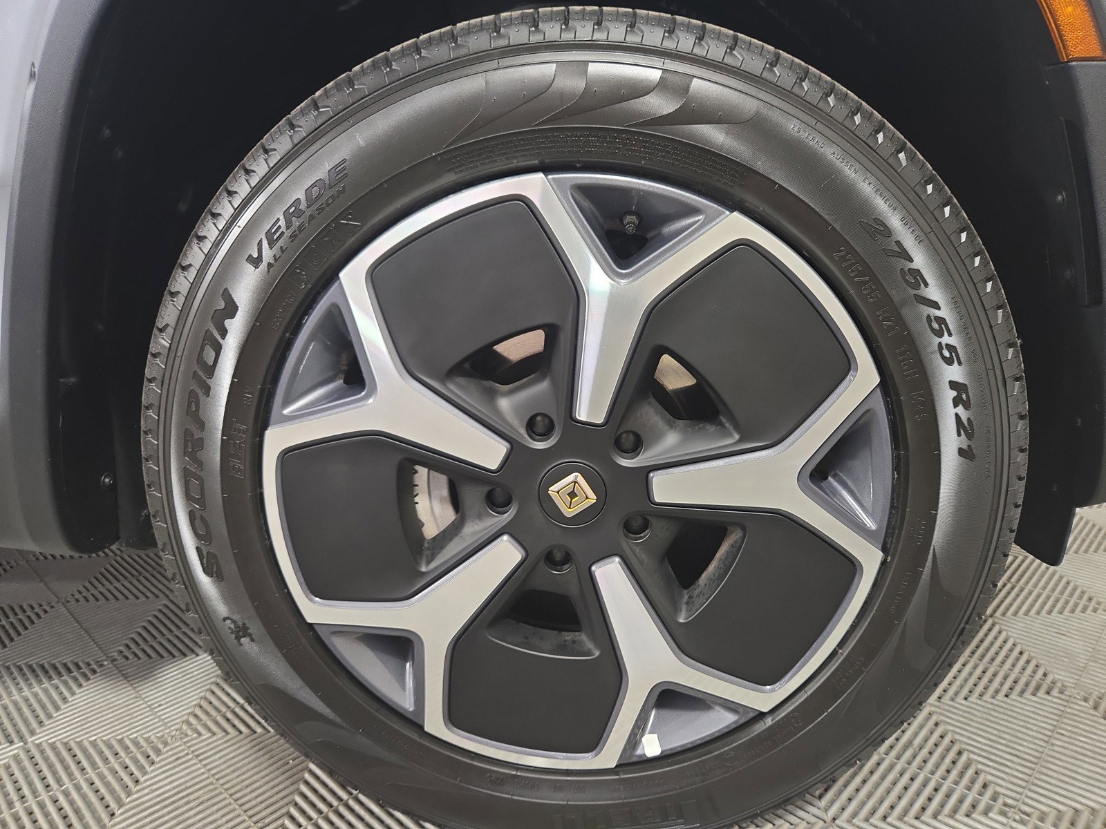 Used 2023 Rivian R1T Adventure image 11