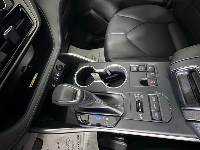 Used 2023 Toyota Highlander XLE image 33