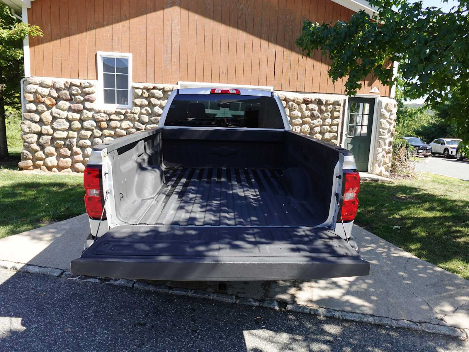 Used 2017 Chevrolet Silverado 1500 LT w/ Redline Edition AWD/4WD image 28