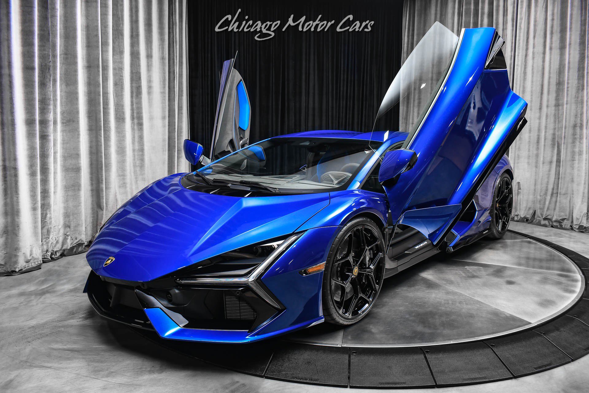 Used 2025 Lamborghini Revuelto image 25