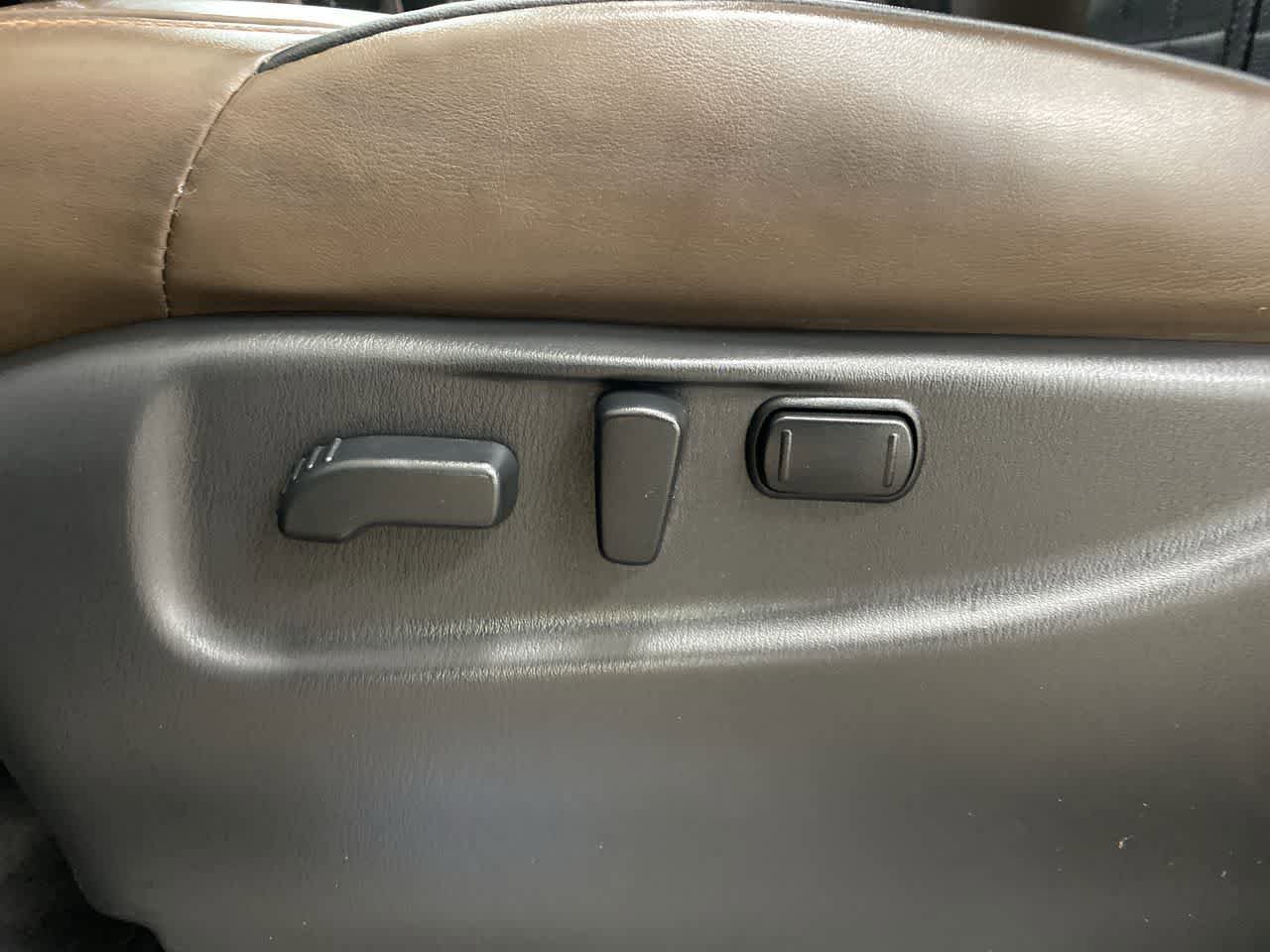 Used 2019 Nissan Armada Platinum w/ Captain's Chairs Package image 16