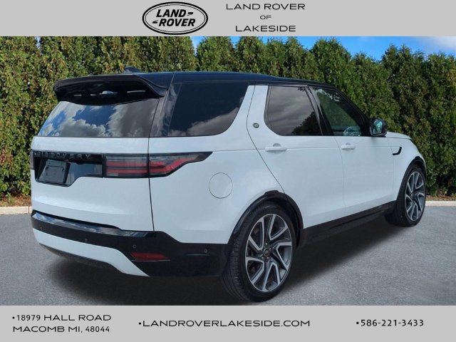 Used 2025 Land Rover Discovery Dynamic SE AWD/4WD image 4