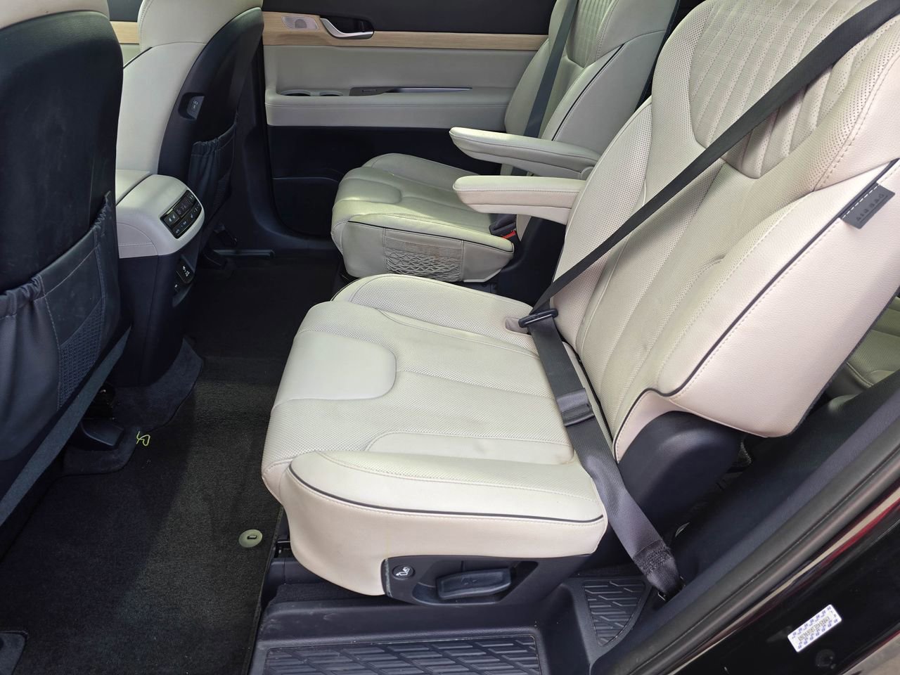 Used 2024 Hyundai Palisade Limited FWD image 12
