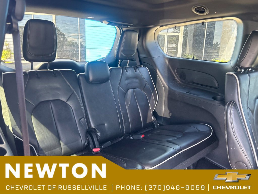 Used 2025 Chrysler Pacifica Limited FWD image 10