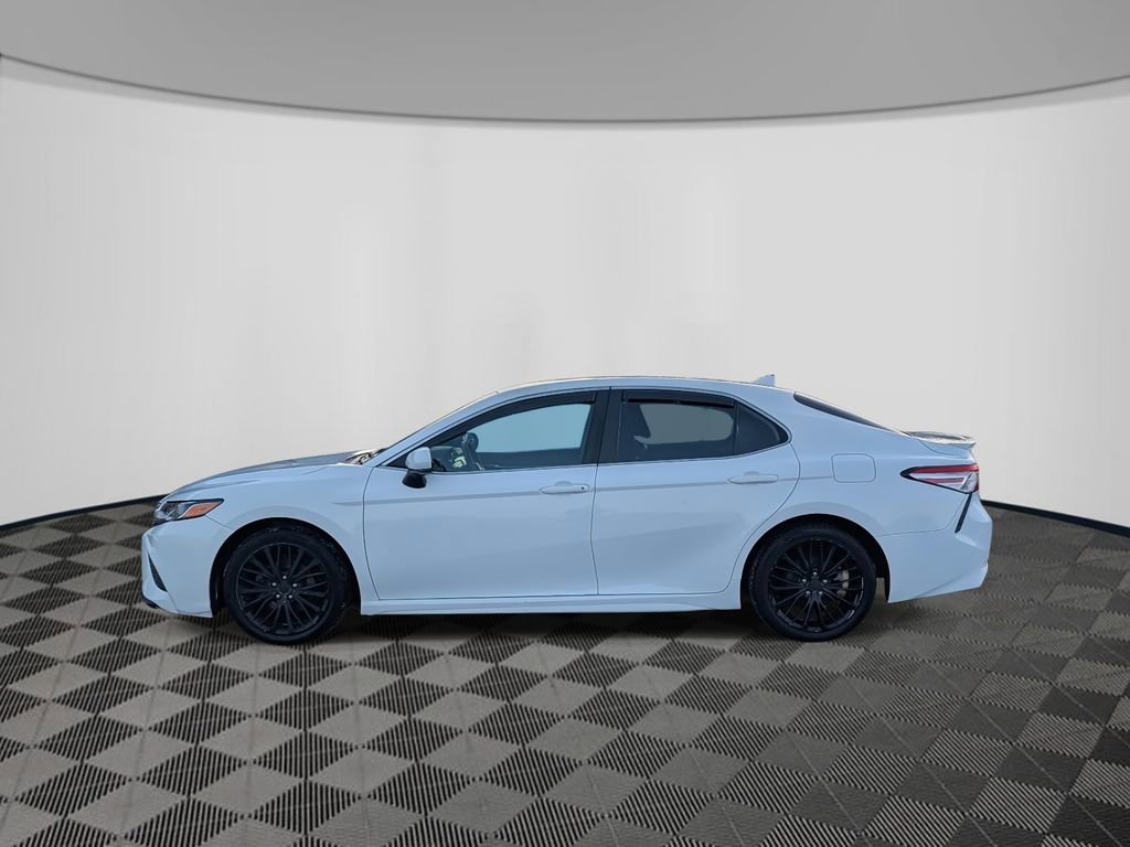 Used 2020 Toyota Camry SE image 5