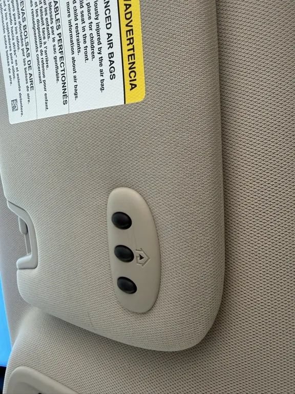 Used 2016 Lincoln MKX Select w/ Select Plus Package FWD image 21