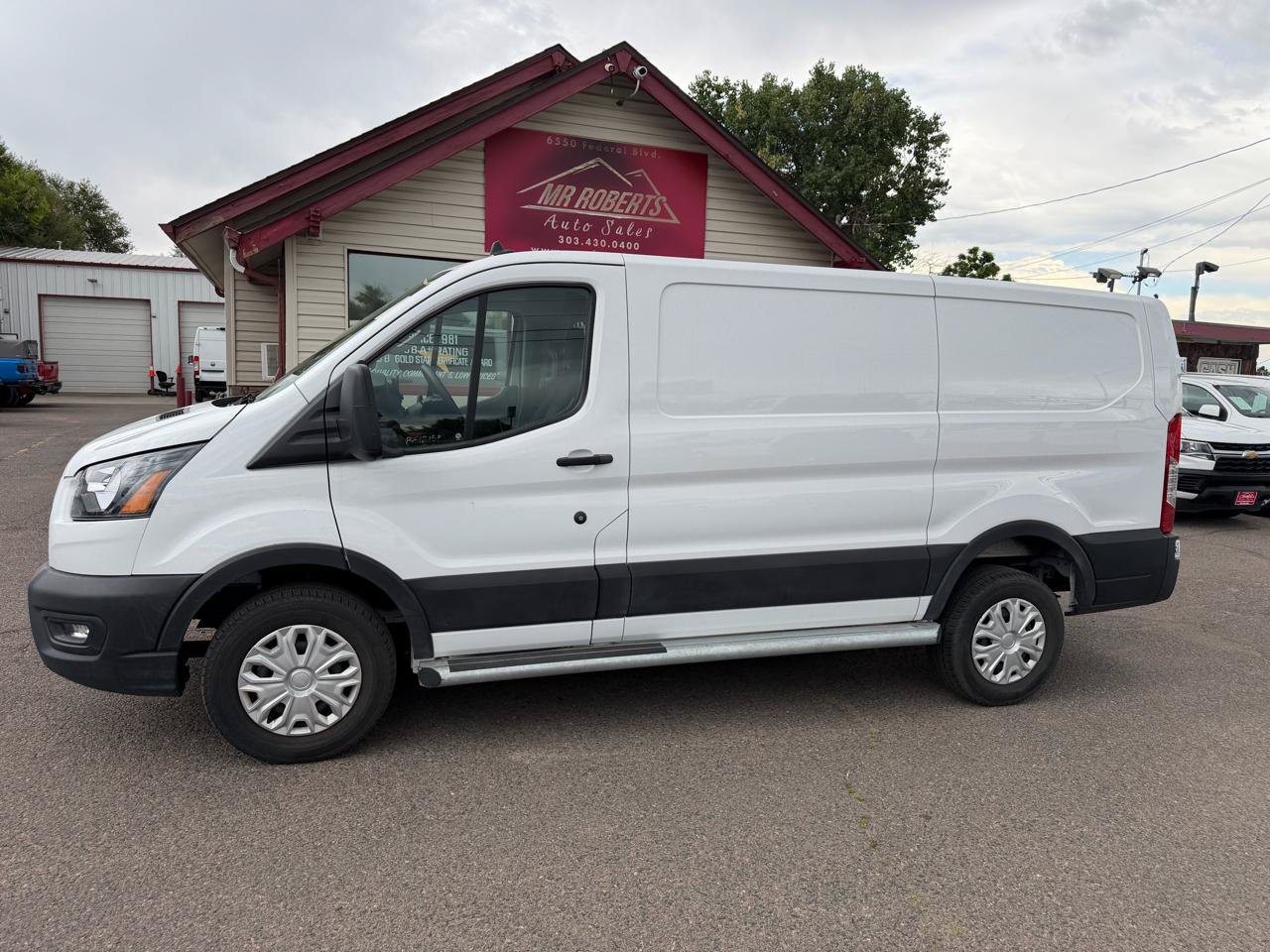 Used 2025 Ford Transit 250 Low Roof w/ Exterior Upgrade Package RWD image 2