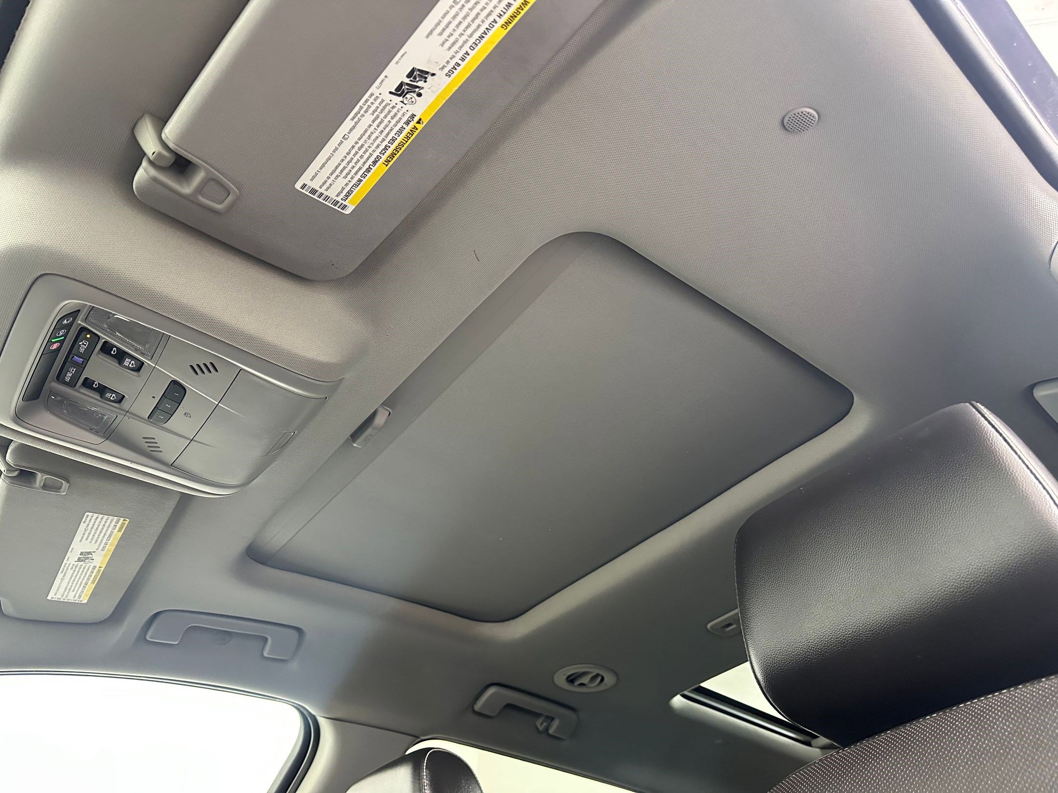 Used 2019 GMC Acadia SLT image 13