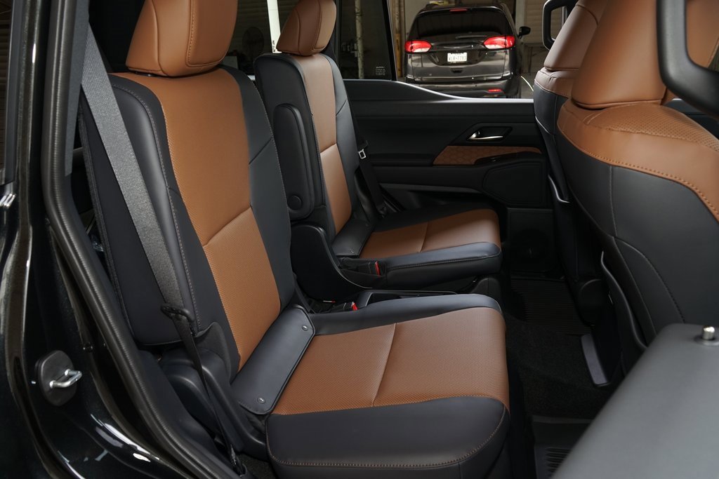 Used 2025 Lexus GX 550 image 19