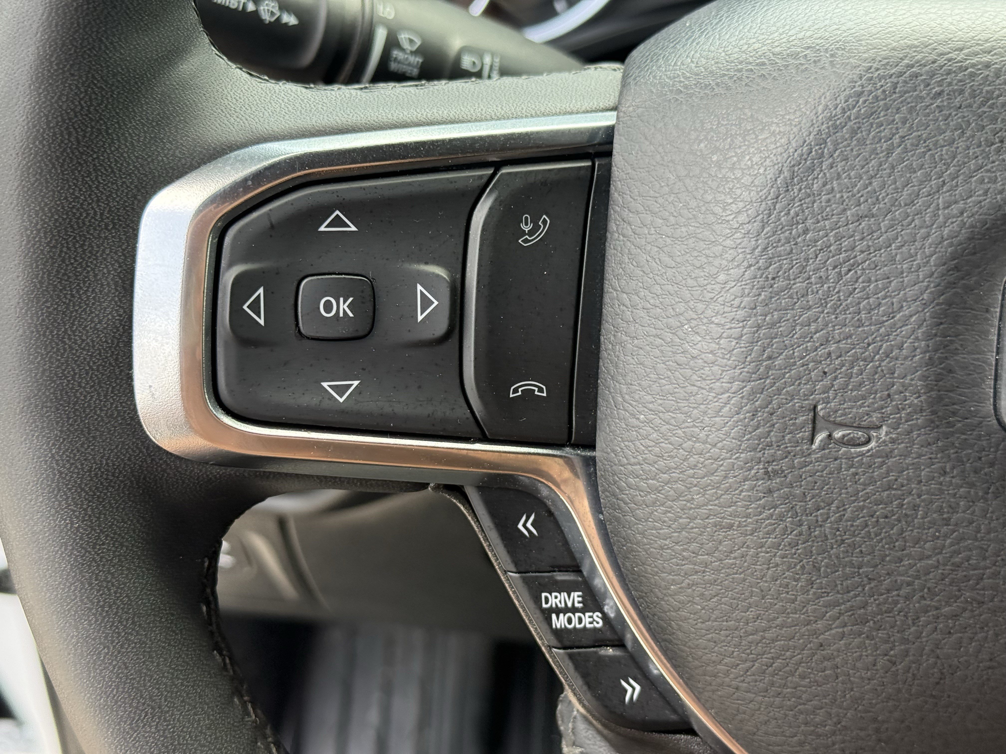 Used 2025 RAM 1500 Laramie w/ Sport Appearance Package AWD/4WD image 17