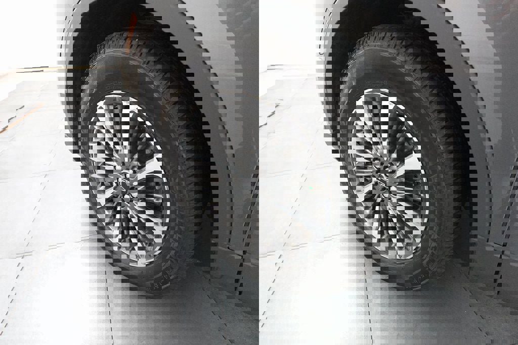 Used 2023 Lincoln Nautilus AWD w/ Premium Package image 30