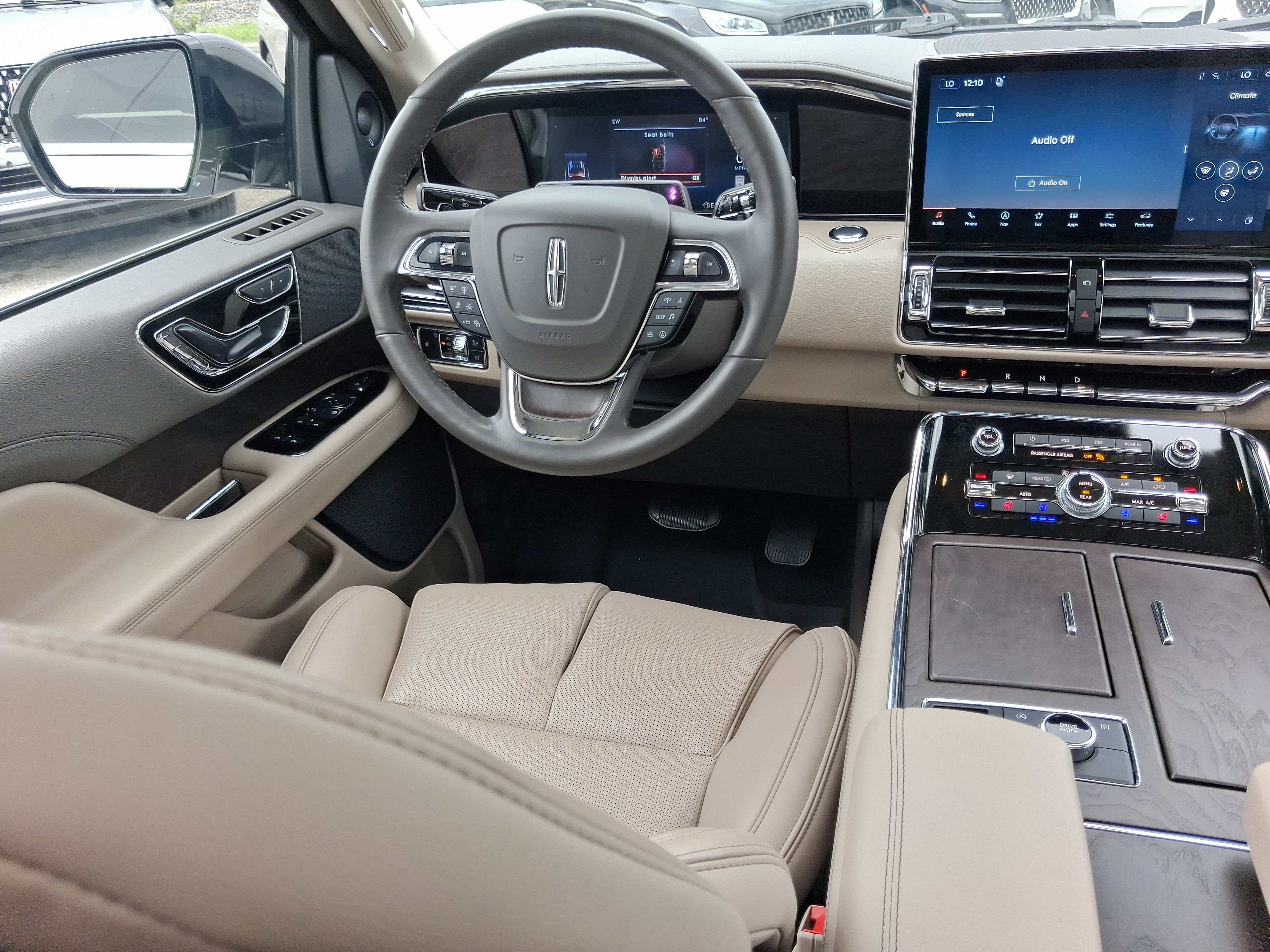 Certified 2024 Lincoln Navigator Premiere AWD/4WD image 8