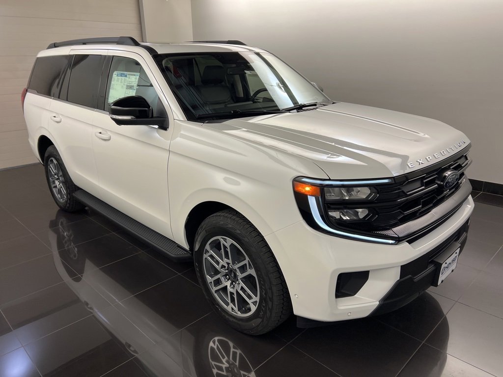 New 2025 Ford Expedition Active image 1